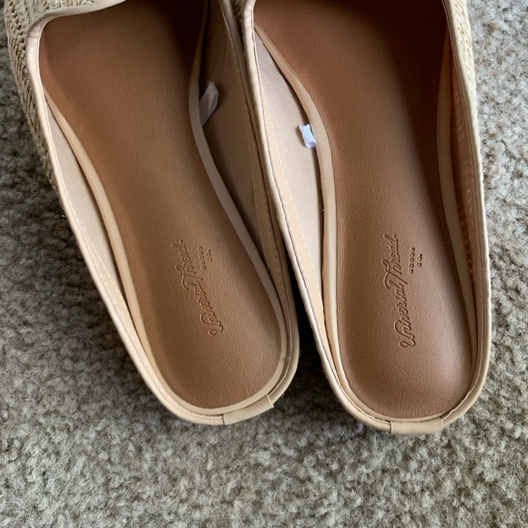 universal thread tan slip-on flats - Picture 5 of 8
